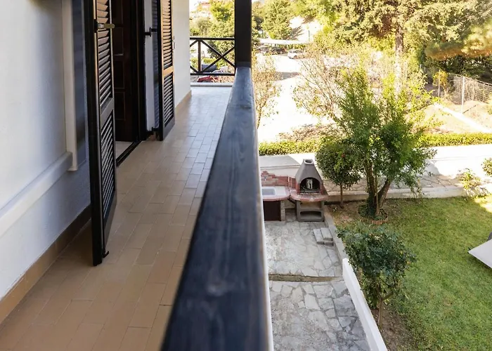 Front Vintage Kalliktratis Hotel de apartamente